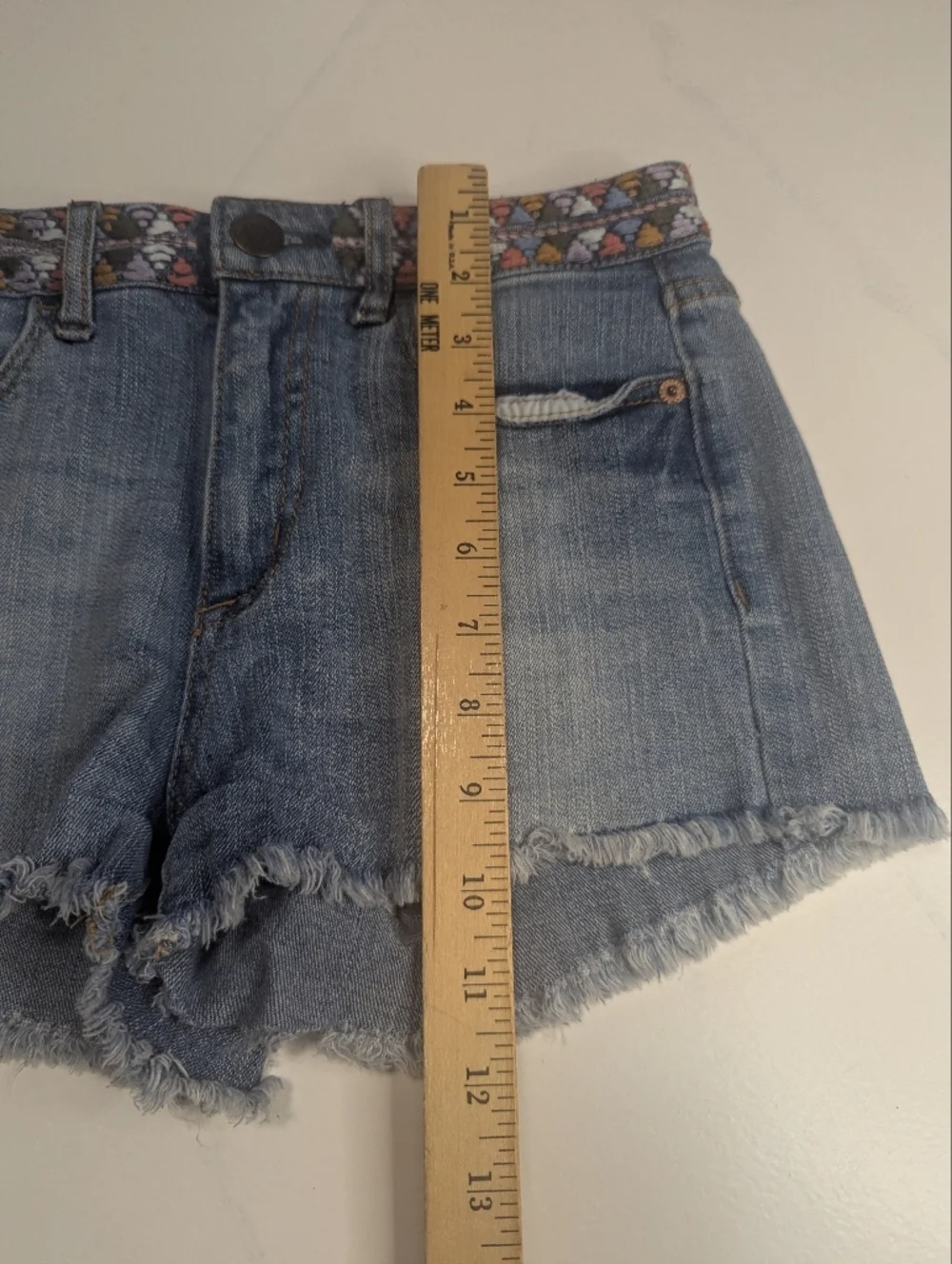 Aeropostale Women High Waisted Shorty Denim Shorts Embroidered Waist Size 2